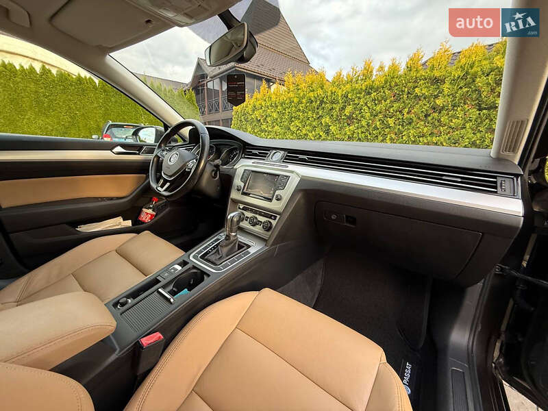 Универсал Volkswagen Passat 2015 в Стрые
