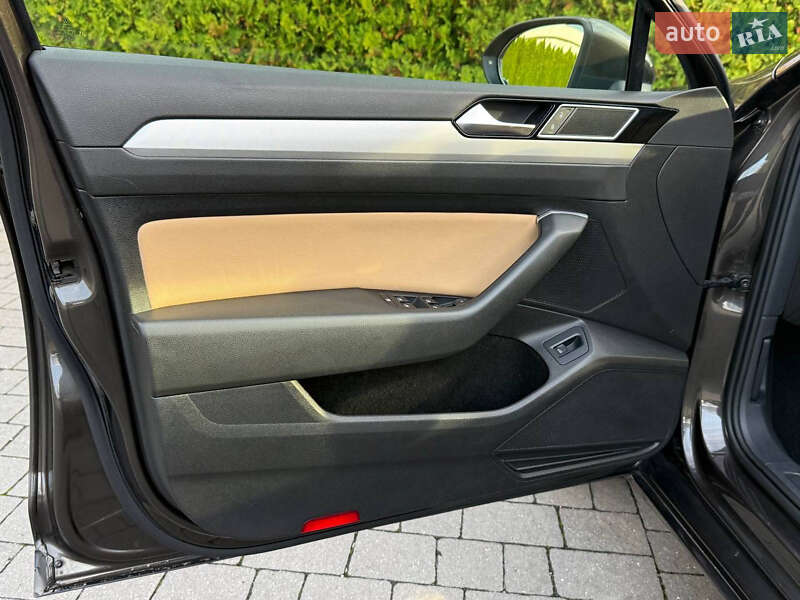 Универсал Volkswagen Passat 2015 в Стрые