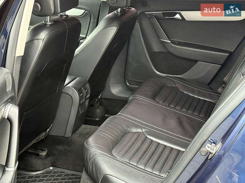 Седан Volkswagen Passat 2012 в Одессе