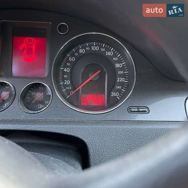 Універсал Volkswagen Passat 2005 в Умані