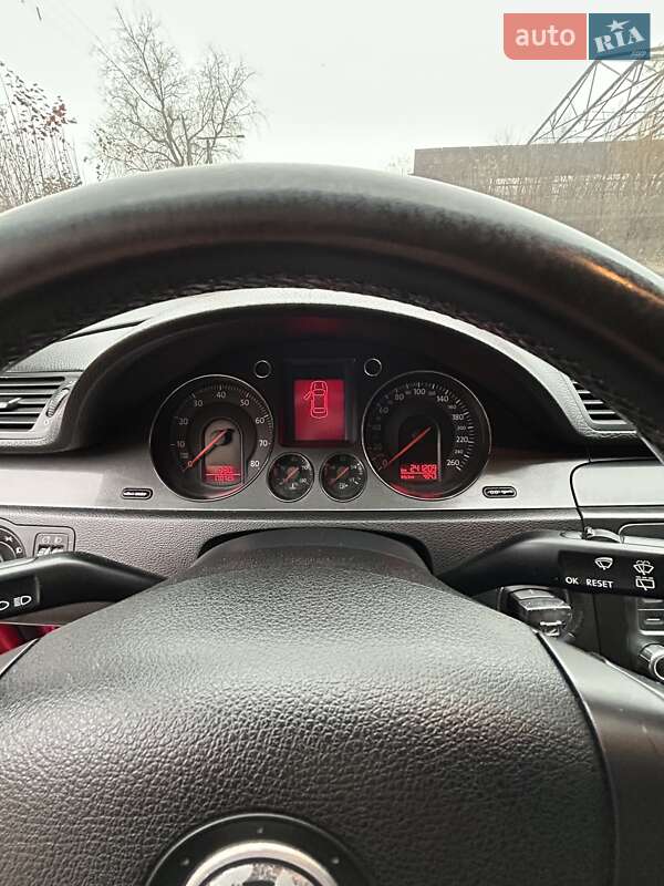 Универсал Volkswagen Passat 2005 в Житомире