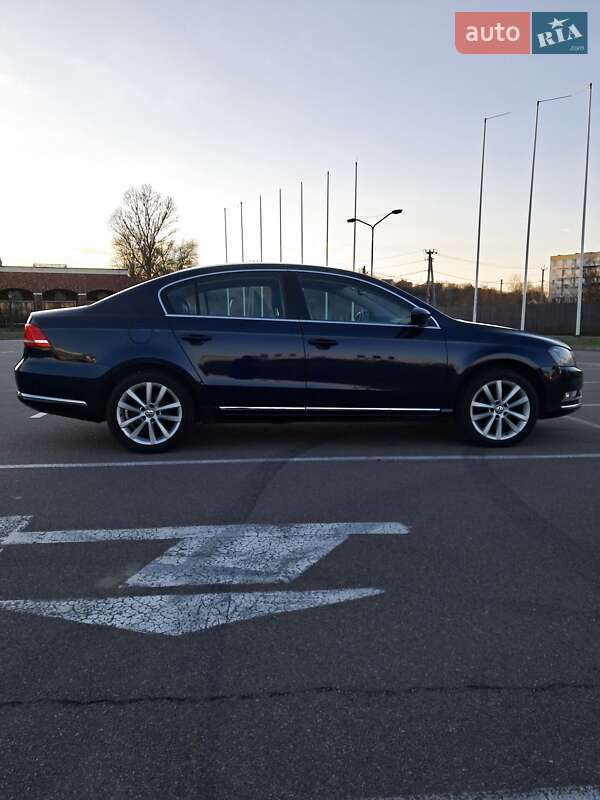 Седан Volkswagen Passat 2012 в Киеве фото 5 Седан Volkswagen Passat 2012 в Киеве