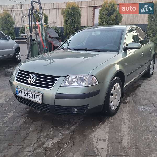 Седан Volkswagen Passat 2003 в Болехове