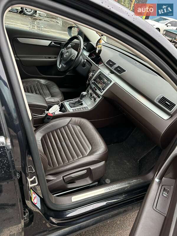 Универсал Volkswagen Passat 2014 в Киеве фото 2 Универсал Volkswagen Passat 2014 в Киеве