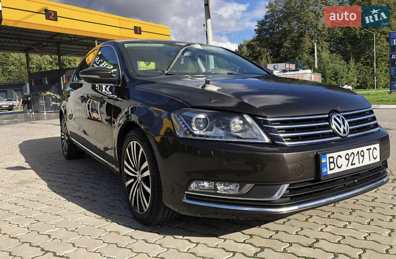 Седан Volkswagen Passat 2014 в Львове