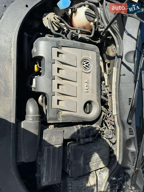 Седан Volkswagen Passat 2014 в Львове