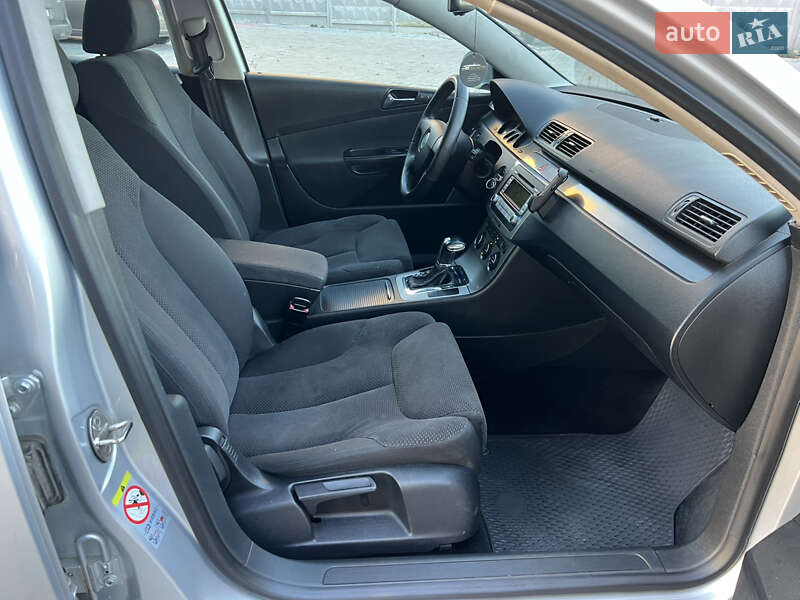 Универсал Volkswagen Passat 2006 в Ровно