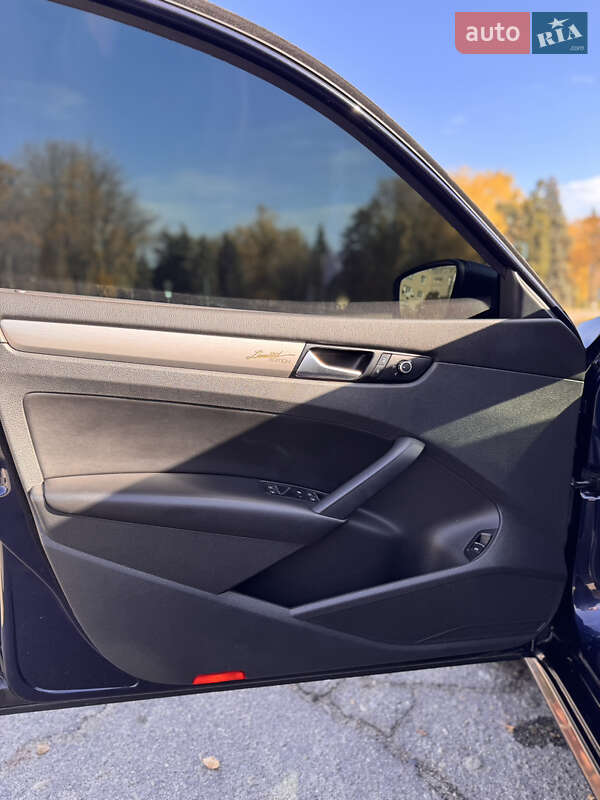 Седан Volkswagen Passat 2014 в Лозовой