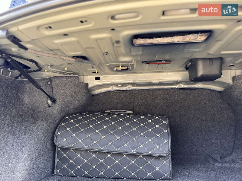 Седан Volkswagen Passat 2014 в Лозовой