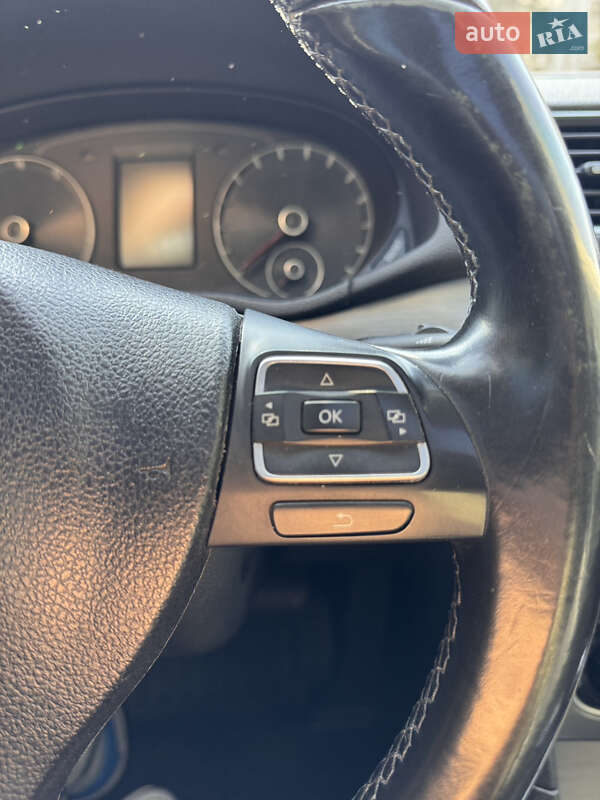 Седан Volkswagen Passat 2014 в Лозовой