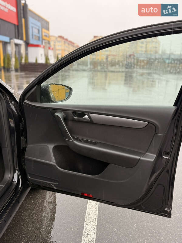 Универсал Volkswagen Passat 2013 в Софиевской Борщаговке