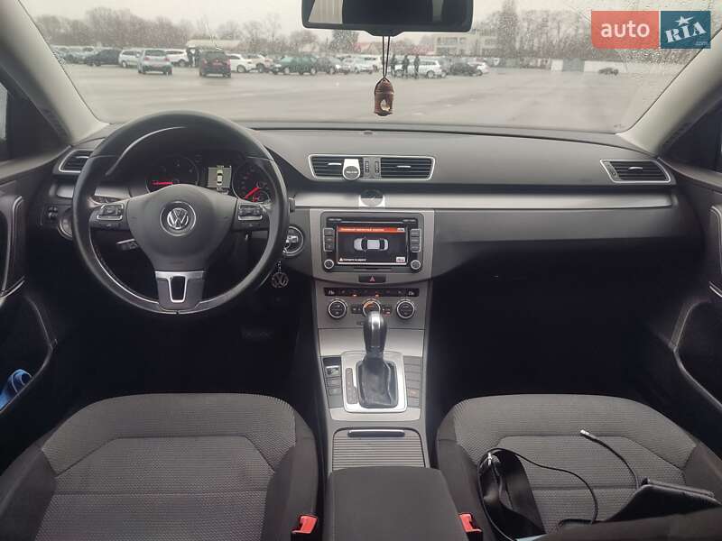 Седан Volkswagen Passat 2013 в Киеве фото 8 Седан Volkswagen Passat 2013 в Киеве