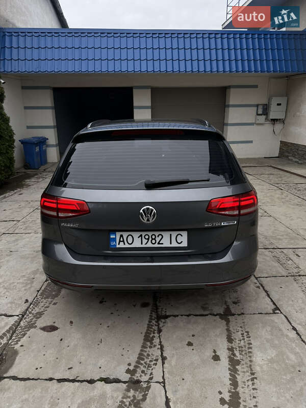 Универсал Volkswagen Passat 2017 в Хусте