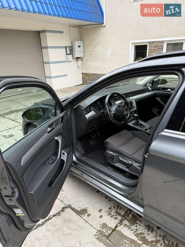 Универсал Volkswagen Passat 2017 в Хусте