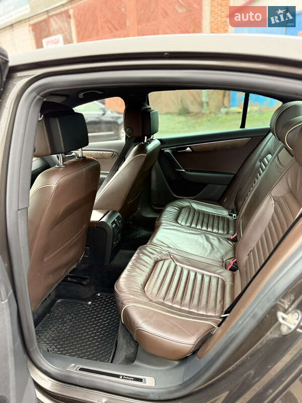 Седан Volkswagen Passat 2012 в Сумах