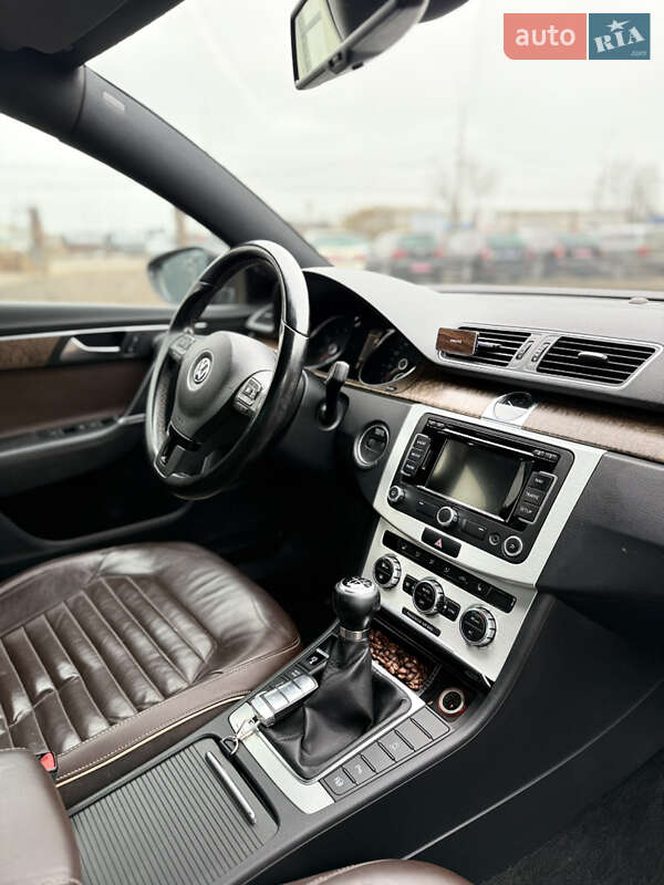 Седан Volkswagen Passat 2012 в Сумах
