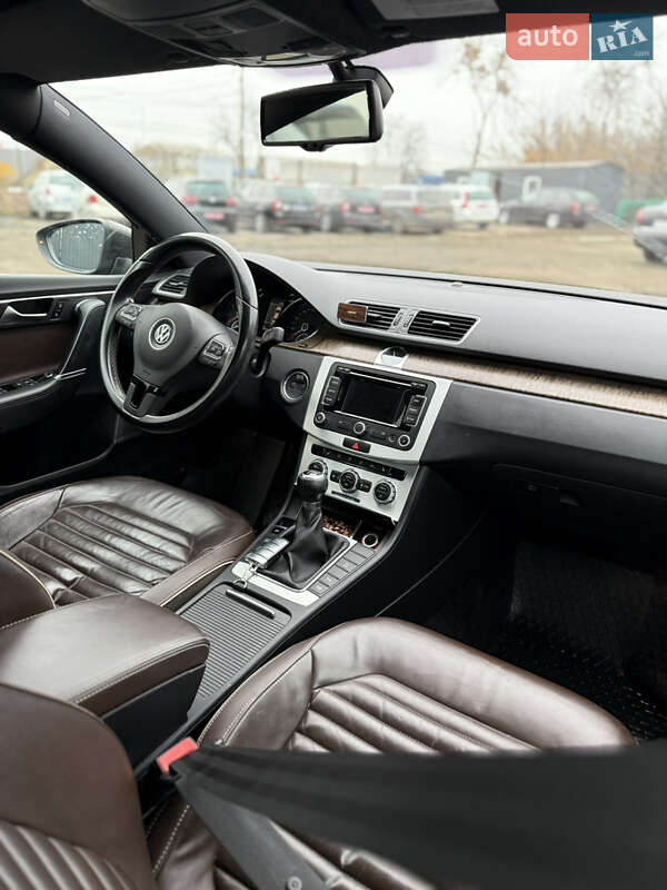 Седан Volkswagen Passat 2012 в Сумах