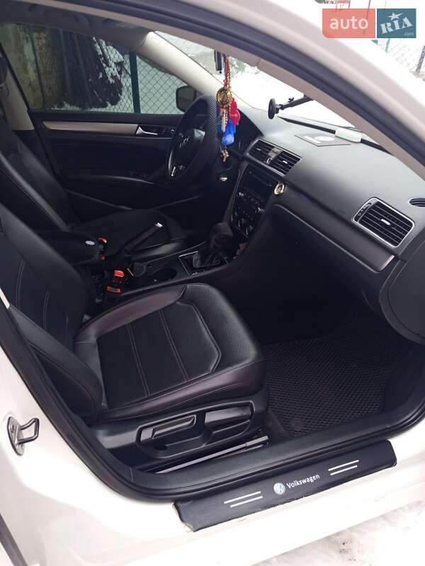 Седан Volkswagen Passat 2014 в Мостиській