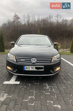 Седан Volkswagen Passat 2011 в Ужгороді