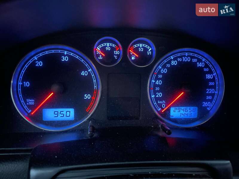 Седан Volkswagen Passat 2002 в Ужгороде