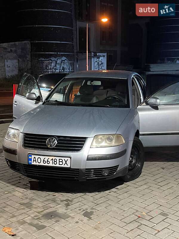 Седан Volkswagen Passat 2002 в Ужгороде
