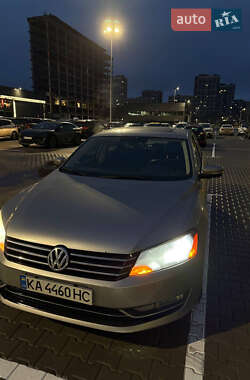 Седан Volkswagen Passat 2013 в Киеве