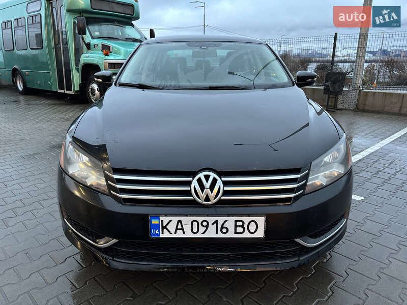 Седан Volkswagen Passat 2012 в Києві