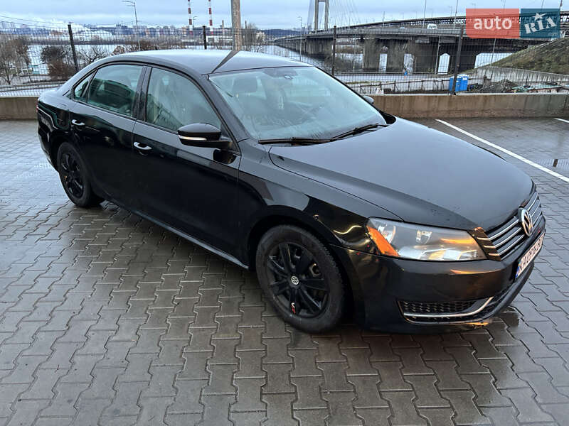 Седан Volkswagen Passat 2012 в Києві