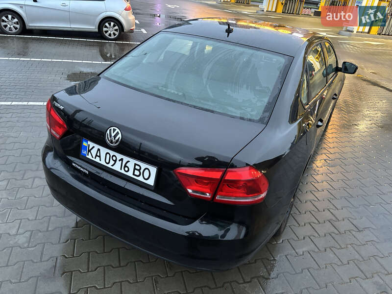 Седан Volkswagen Passat 2012 в Києві