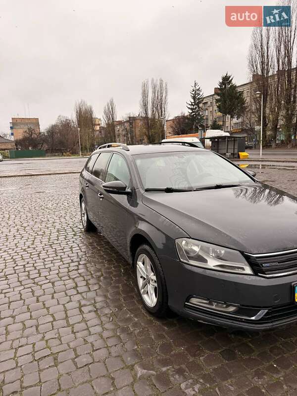 Универсал Volkswagen Passat 2011 в Киеве