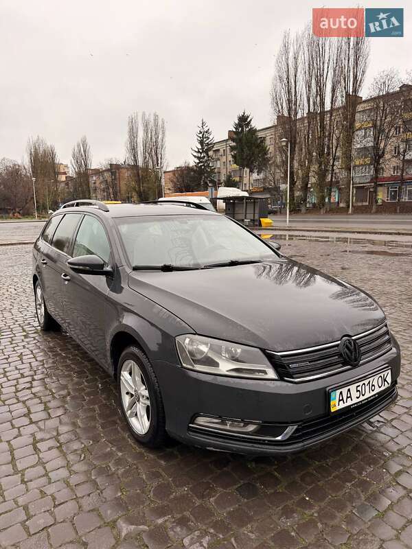 Универсал Volkswagen Passat 2011 в Киеве