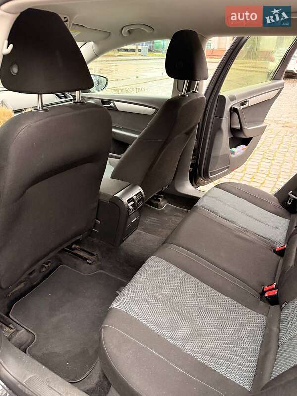 Универсал Volkswagen Passat 2011 в Киеве