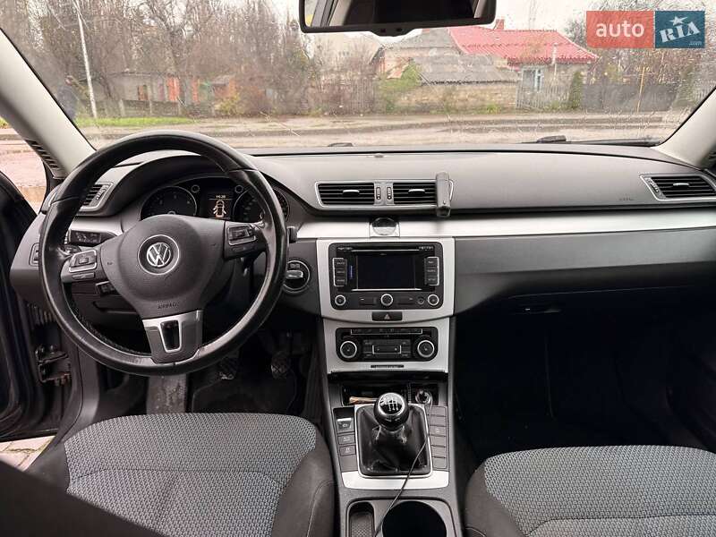 Универсал Volkswagen Passat 2011 в Киеве