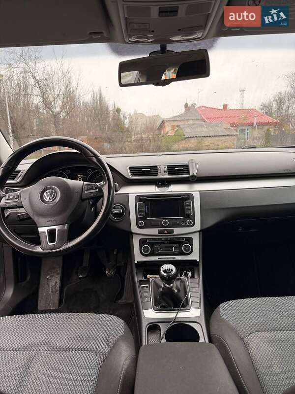 Универсал Volkswagen Passat 2011 в Киеве