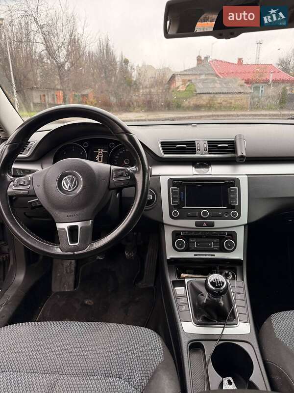Универсал Volkswagen Passat 2011 в Киеве