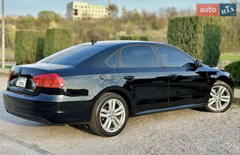 Седан Volkswagen Passat 2013 в Днепре