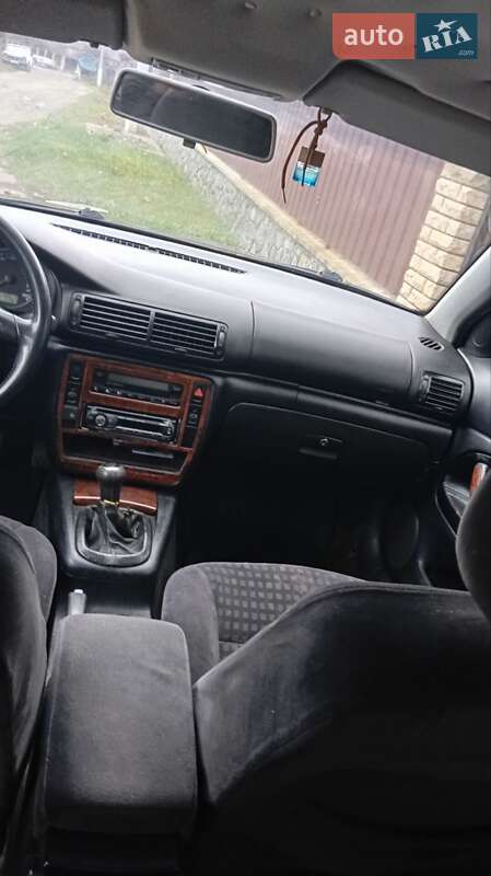 Седан Volkswagen Passat 2003 в Виннице