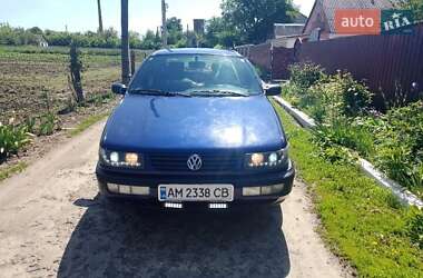 Седан Volkswagen Passat 1996 в Чуднове