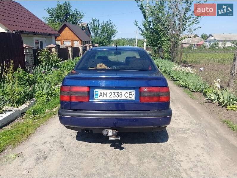 Седан Volkswagen Passat 1996 в Чуднове
