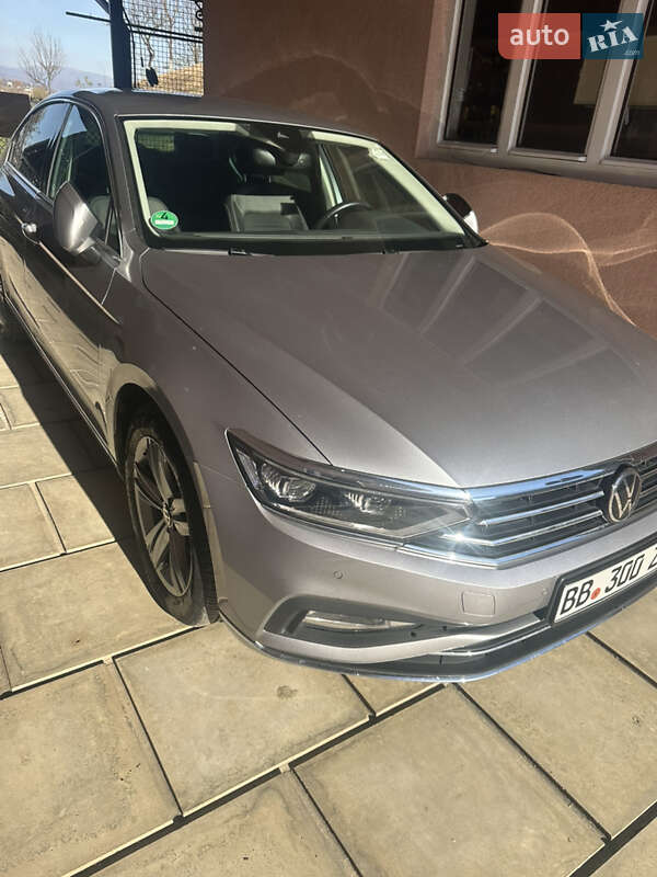 Седан Volkswagen Passat 2020 в Тячеві