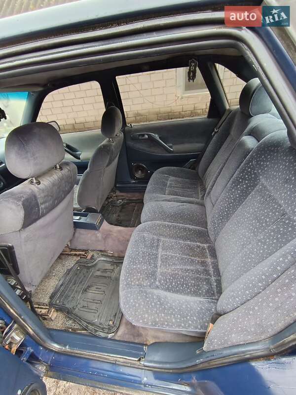 Седан Volkswagen Passat 1996 в Смеле