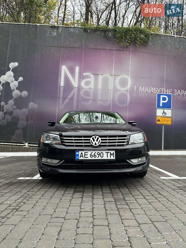 Седан Volkswagen Passat 2012 в Киеве