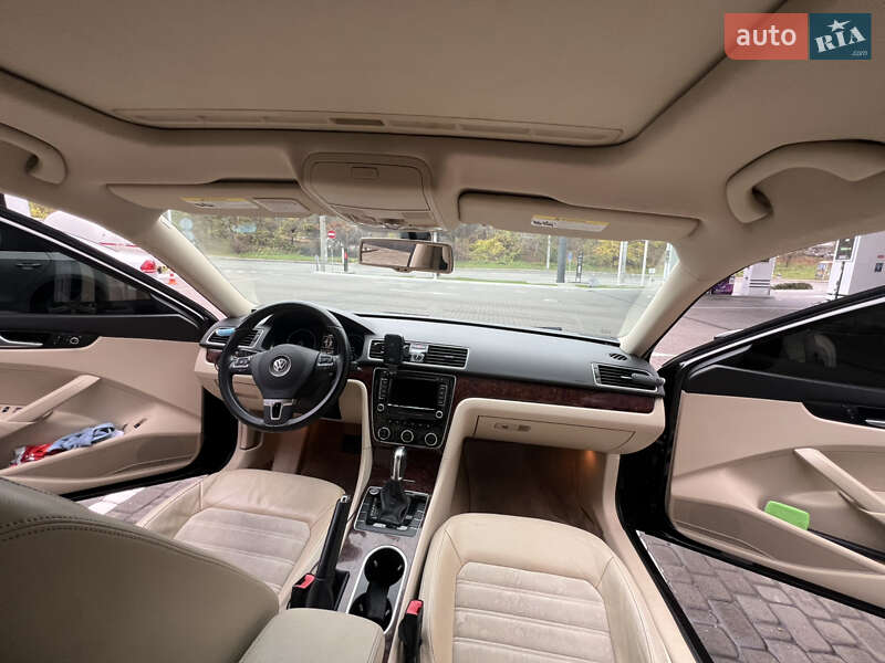 Седан Volkswagen Passat 2012 в Киеве