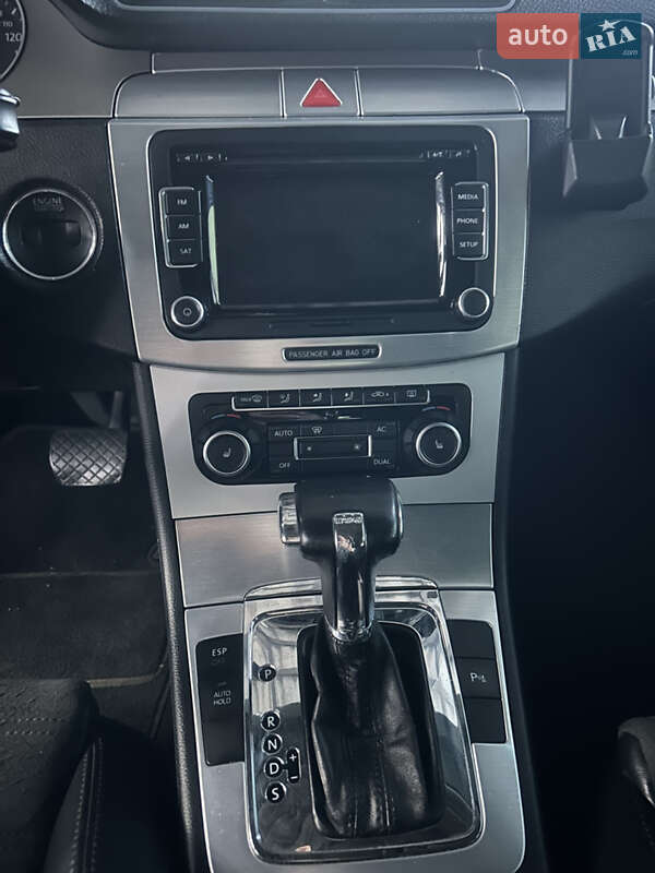 Седан Volkswagen Passat 2005 в Берегово