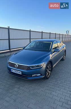 Седан Volkswagen Passat 2016 в Луцьку