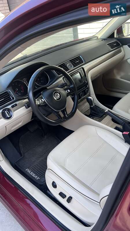Седан Volkswagen Passat 2016 в Гореничах