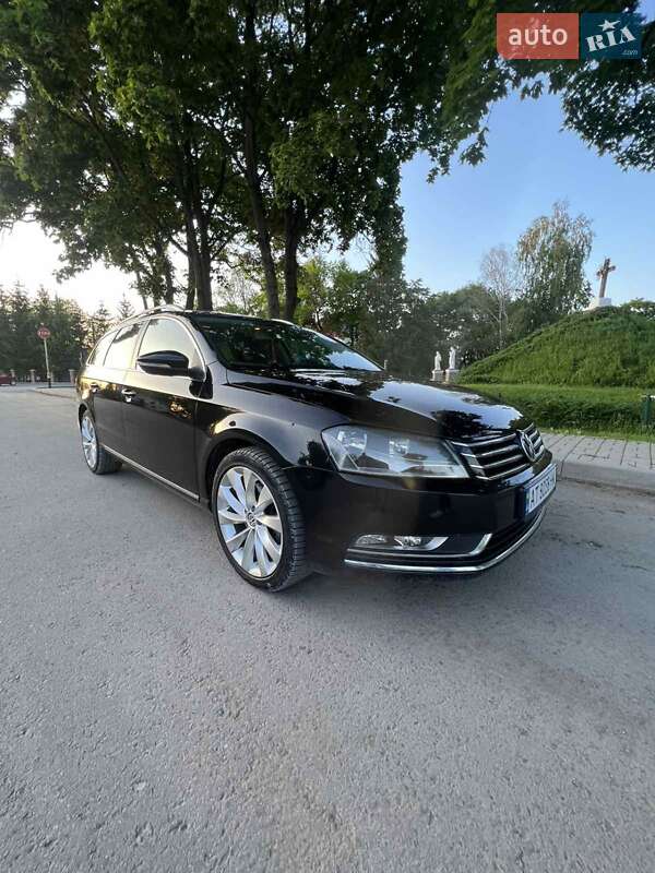 Универсал Volkswagen Passat 2012 в Ивано-Франковске