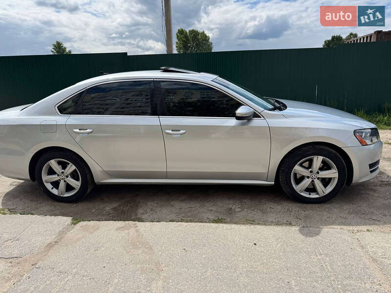 Седан Volkswagen Passat 2013 в Дунаевцах