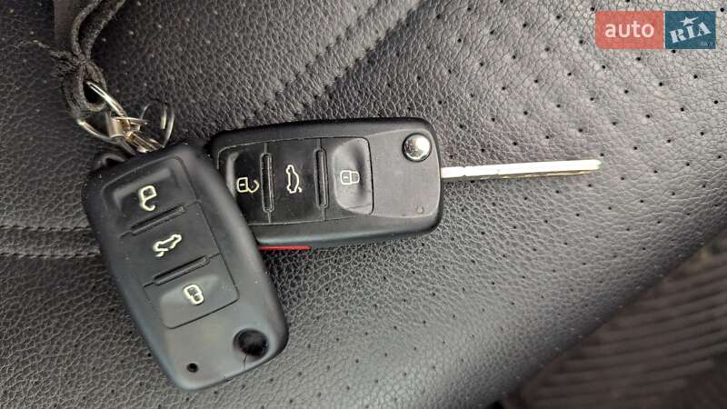 Седан Volkswagen Passat 2015 в Ивано-Франковске