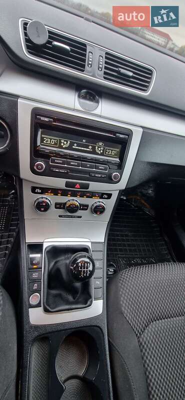 Универсал Volkswagen Passat 2014 в Черновцах